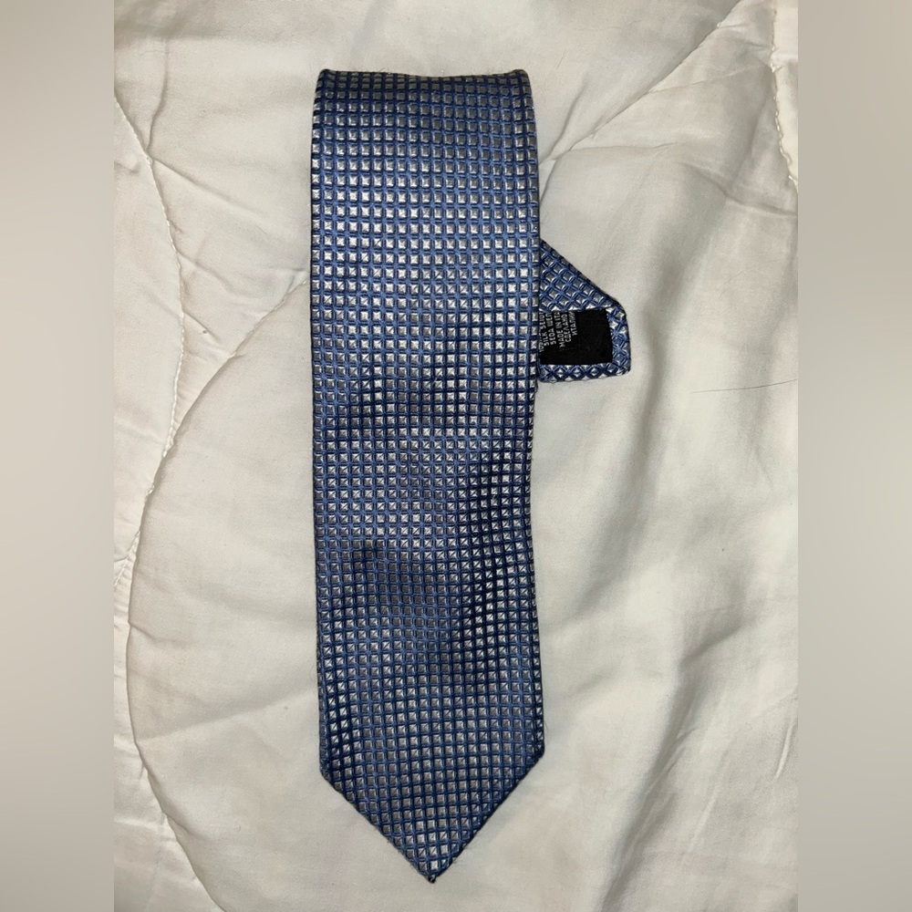 Hugo Boss silk blue and white checkered tie